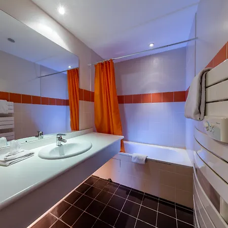 Noemys Toulon - Restaurant Avec Piscine Отель 3*