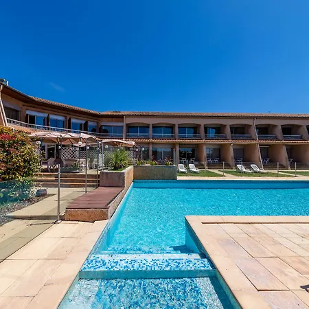 Отель Noemys Toulon - Restaurant Avec Piscine