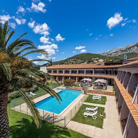 Отель Noemys Toulon - Restaurant Avec Piscine 3*