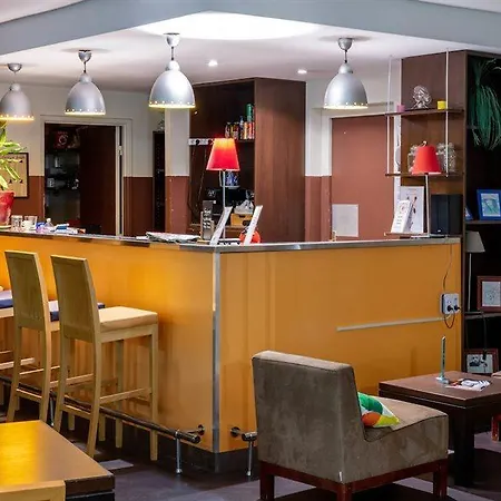 Noemys Toulon - Restaurant Avec Piscine 3* Ла-Валетт-дю-Вар