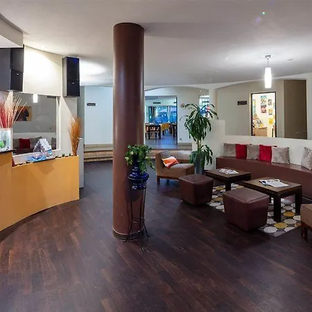Noemys Toulon - Restaurant Avec Piscine 3* Ла-Валетт-дю-Вар
