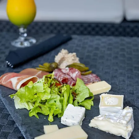 Noemys Toulon - Restaurant Avec Piscine Отель 3*